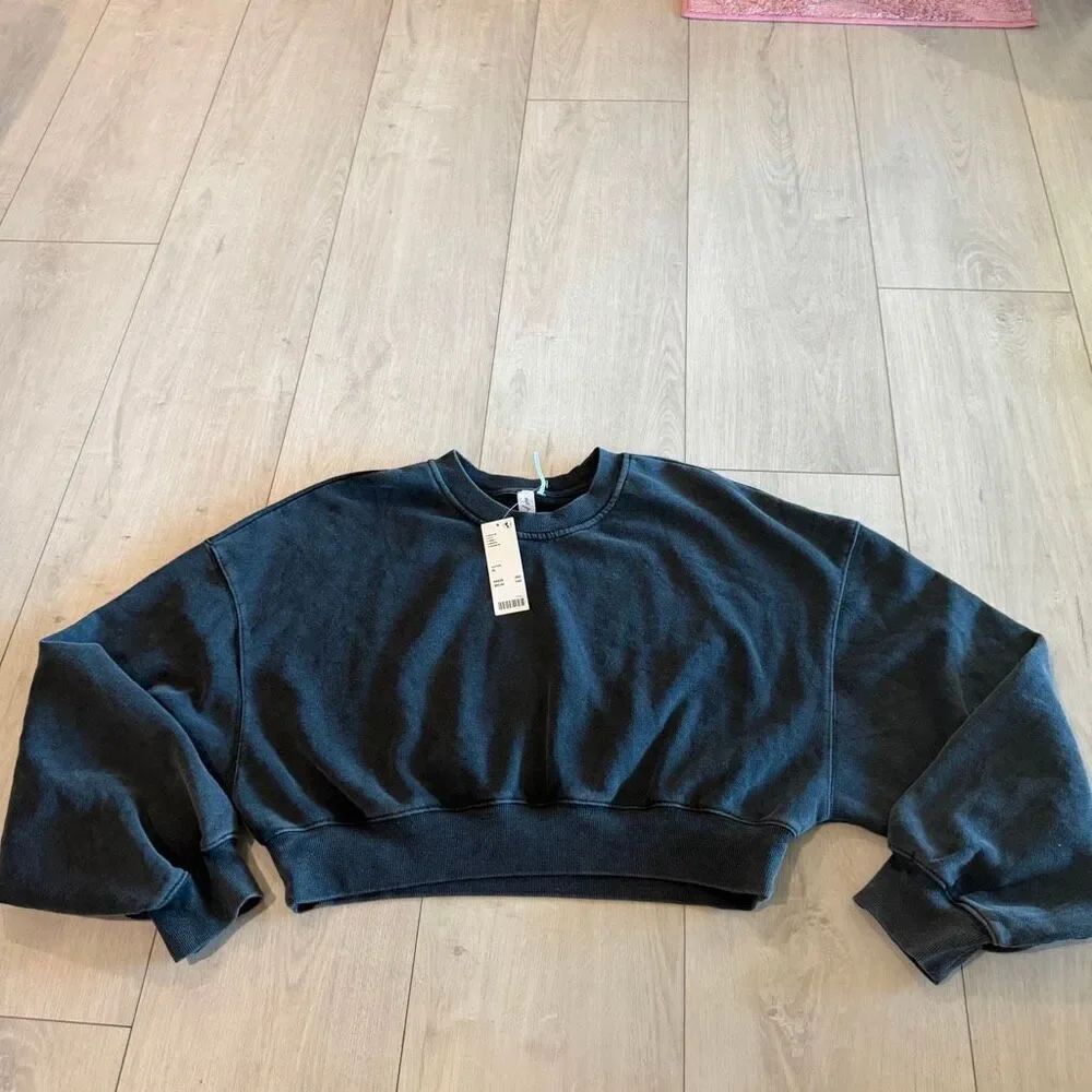 Urban outfitters women crop sweater size XL